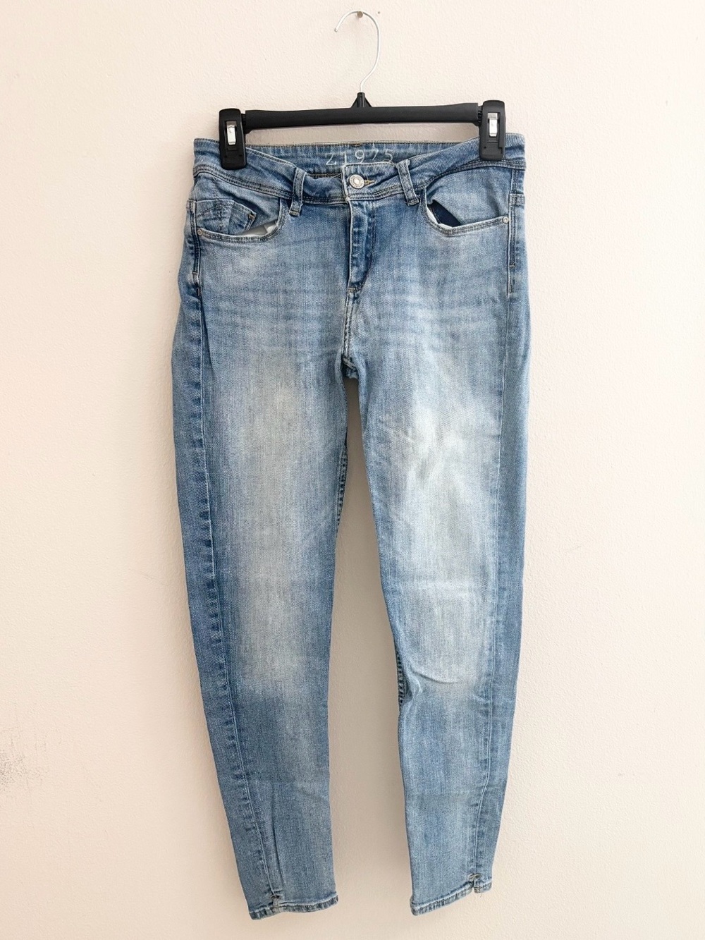 5/$15 🩷 Zara Light Wash Skinny Jeans - Women's